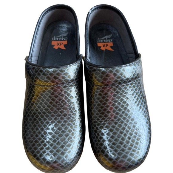 Dansko Snake Print Slip Resistant Nurse Shoe Clog Size EU 37 (US 6 1/2-7) - Picture 1 of 7